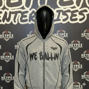 Survêtement coupe-vent en nylon réfléchissant personnalisé avec logo OEM pour homme, respirant et léger, avec bandes de finition blanches - Product Image 5