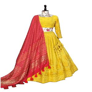 Lehenga-bordado pesado y lentejuelas para el trabajo, blusa con borlas pesadas hechas a mano, Bandhej, impresión Digital, Dupatta - Product Image 1