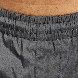 ชุดวอร์มกันลมผู้ชายผ้าโพลีเอสเตอร์ไนลอนน้ำหนักเบาพิมพ์โลโก้ได้ตามต้องการ ชุดวอร์มกันลมไนลอนสำหรับกิจกรรมกลางแจ้ง - Product Image 5