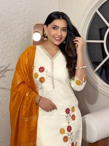 Ensemble Kurti en coton et soie Chanderi pour femme avec pantalon et dupatta, col en V, manches trois quarts, broderie, vente en gros, mode - Product Image 6