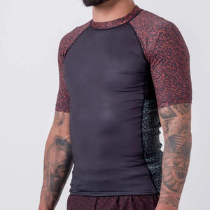 Últimos Rashguards de Compresión Lisos de Alta Calidad para Hombre, Manga Corta, Sublimados Personalizados, de Secado Rápido, Fitness, Poliéster/Algodón - Product Image 2