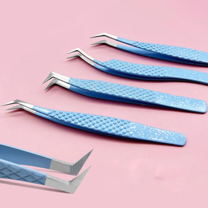 Pinzas Profesionales para Pestañas de Acero Inoxidable Antiestáticas con Agarre Perfecto para Uso en Salón - Product Image 6