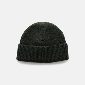 ODM Wholesales Manufacturer Solid Color Leather Patch Unisex Acrylic Winter Warm Suitable Head Wear Folded Custom Beanie Hats - Product Image 2
