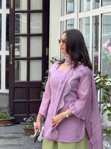 Ensemble Kurta traditionnel en coton pour femme avec pantalon ballon vert, tenue décontractée violette, coupe ample, longueur cheville, style Inde Pakistan - Product Image 1