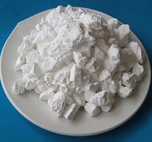 ดินขาว (Kaolin) เป็นแร่อุตสาหกรรมชนิดอ่อนนุ่ม สีขาว มีกลิ่นดิน มีส่วนประกอบหลักเป็นแร่คาโอลินไนต์ เป็นแร่ดินเหนียว - Product Image 1