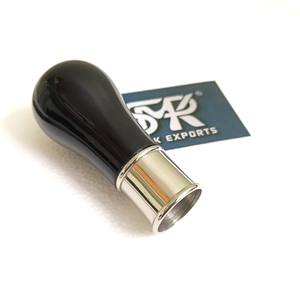 Elegante Bastón de Cuerno de Búfalo Negro con Empuñadura de Cuerno Sólido, Espaciador Metálico y Orificio de Montaje Preperforado - Product Image 1