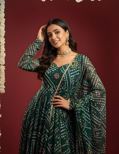 Conjunto de Kurta Verde Premium, Sin Prenda Inferior Incluida, Estampado Bandhani, Tela de Seda Delta con Forro de Crepé Cosido, Tallas M, L, XL, XXL, Venta al Por Mayor - Product Image 4