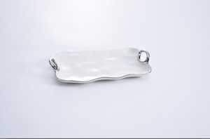 Plato de Servir de Metal de Forma Irregular con Borde Dorado, Diseño Minimalista, Hecho a Mano para Fiestas, Café, Té, Desayuno, Bocadillos y Hogar - Product Image 3