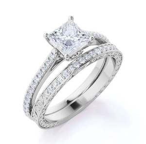 Anillo de Compromiso, Boda, Fiesta y Aniversario con Moissanita de Corte Princesa de 1.40 Quilates, Chapado en Oro de 18K sobre Plata de Ley - Product Image 3