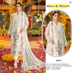 ชุดสูทผ้าชีฟองหนานุ่มสไตล์ปากีสถาน ปักลายหรูหรา ประดับด้วยงานปักเลื่อมแบบ Khatli พร้อมกางเกงผ้าซันตูน และผ้าคลุมไหล่ผ้าชีฟอง - Product Image 3