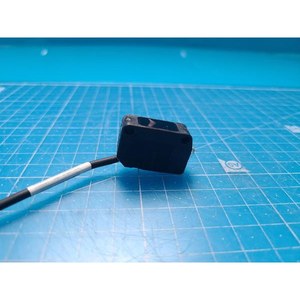 Sensor Fotoeléctrico KEYENCE PZ2-61, Receptor Usado Como Está, Piezas de Equipos Semiconductores de Época - Product Image 6