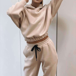 Sudadera con Capucha Corta Personalizada para Mujer, Estilo Urbano, Sudadera Casual para Mujer, Sudadera Corta Oversize para Mujer - Product Image 2