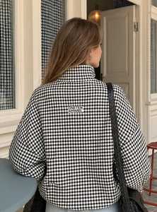 Sudadera con cremallera a cuadros en blanco y negro para mujer, top tipo jersey con cremallera de un cuarto y manga larga - Product Image 3