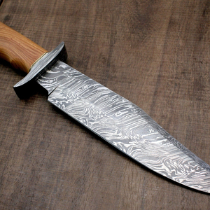 Couteau de chasse d'extérieur à lame fixe, couteau de survie pour le camping, construction robuste en acier inoxydable, équipement de chasse, OEM ODM personnalisé - Product Image 2