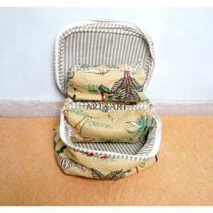 Ensemble de 3 étuis modernes en tissu de coton écologique à imprimé floral pour maquilleuses, fermeture éclair, légers et élégants - Product Image 4