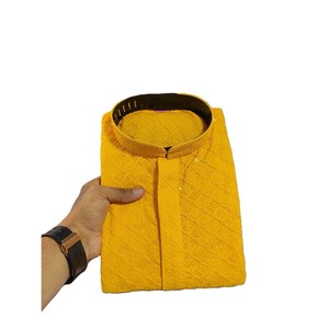 DISEÑADOR RAYON CHIKANKARI BORDADO TRABAJO LISTO PARA LLEVAR HOMBRE KURTA CON PIJAMA AMARILLO - Product Image 1