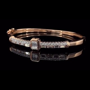 Bracelet tennis en or blanc 14 carats, diamants de laboratoire taille brillant 8,45 carats, clarté VVS2, couleur F, certifié IGI, idéal pour mariage et occasions romantiques - Product Image 2