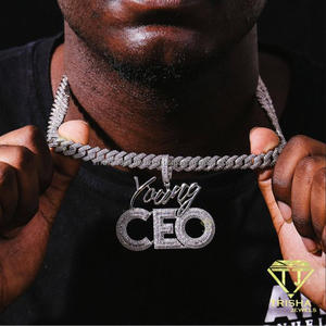 Collier pendentif « Young CEO » avec détails étincelants de qualité supérieure, bijou audacieux pour la vente en gros - Product Image 4