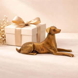 Estatua de Perro de Latón Pulido de Estilo Vintage de 9 Pulgadas de Alto, 1.1 kg, Escultura Decorativa para el Hogar con Temática Animal - Product Image 2