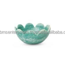 Plateau rond en résine époxy coulé rose et clair avec bords festonnés, cadeau pour ses plateaux en résine multi tourbillon de la meilleure qualité faits à la main - Product Image 2