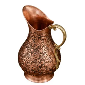 Carafe Tamra Jal en cuivre sculptée à la main, style antique, avec gravure orientale et poignée en laiton - Product Image 3