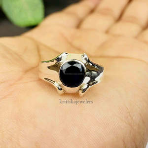 ขายส่งแหวนเงินแท้ 925 สำหรับผู้ชาย ทำมือ ประดับพลอยออนิกซ์สีดำธรรมชาติ ตัวเรือนแบบฝัง คลาสสิก เหมาะสำหรับงานแต่งงาน งานครบรอบ และงานปาร์ตี้ - Product Image 6