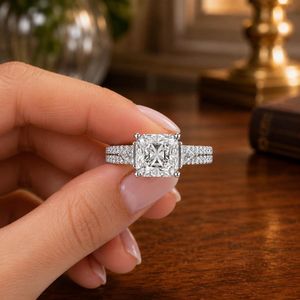 Anillo Romántico de Dos Bandas con Moissanita de 2CT, Corte Cojín, Plata de Ley 925 Original, Estilo Halo, Regalo de Aniversario para Pareja - Product Image 1