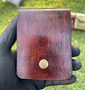 Cartera de Cuero Genuino 100% Hecha a Mano con Tinte Vegetal, Teñida a Mano, Estilo Vintage, con Botón Sólido, para Uso Diario, Minimalista y Ecológica - Product Image 2