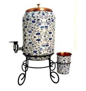 Distributeur d'eau en cuivre gravé au laser de qualité supérieure avec 2 gobelets assortis, finition bronze antique, réservoir de boisson en métal pur ayurvédique - Product Image 5