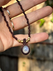Collier pendentif en macramé fait main avec motif papillon bouddhiste, chaîne en acier inoxydable, unisexe, pour la vente en gros de bijoux - Product Image 2