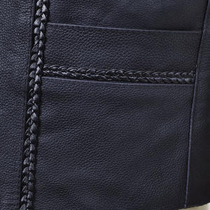 Gilet de moto vintage en cuir véritable noir pour homme, col en V, fermeture boutonnée, respirant, vêtement d'extérieur d'automne, côtés ajustables à lacets - Product Image 6