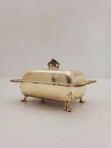 Mantequillera Clásica de Acero Inoxidable con Tapa Abombada y Asa - Disponible en Varios Tamaños, Acabado Espejo de Grado Profesional - Product Image 4