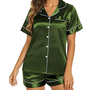 Ensemble de pyjama pour femmes, haut à manches courtes et short doux, ensemble de vêtements de nuit pour femmes de qualité supérieure, ensemble en satin respirant en vente - Product Image 2
