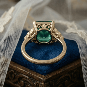Anillo de Compromiso de Lujo para Mujer, con Zafiro Verde Redondo de 1ct, Corte Ovalado, Moissanita VVS, Plata de Ley 925, Chapado en Oro - Product Image 1