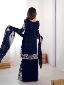 Élégant ensemble Sharara de style pakistanais avec broderies et paillettes – Collection Festival et Mariage - Product Image 5