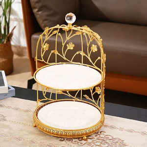 Support à desserts de style cage à oiseaux en or avec motifs floraux et assiettes en céramique. Disponible à prix de gros. - Product Image 1