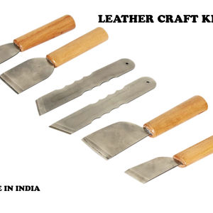 Cuchillo Artesanal de Acero de Alta Precisión Breeze Tools con Mango de Madera (100g) para Trabajadores del Cuero, Garantía de 3 Años - Product Image 1