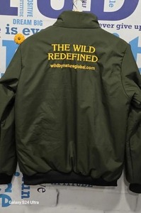 Chaqueta Estilo Verde Oliva de Calidad de Exportación con Múltiples Bolsillos para Camping, Senderismo y Trabajo, Disponible para la Venta - Product Image 4