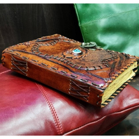 Carnet en cuir Evil Eye, Grimoire vintage à bords festonnés, Livre d'horreur noir et marron, Livre de sorts hanté inspiré de Hocus Pocus