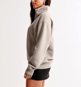 Ensemble short et sweat à capuche en coton molletonné épais 450 g/m² à double taille, coupe ample, avec strass et impression sérigraphiée effet vieilli - Product Image 2