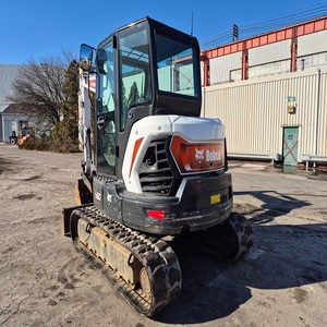 Mini-excavatrice Bobcat E60 moderne, dotée d'une construction robuste, d'une hydraulique puissante, d'une maniabilité stable et de performances flexibles. - Product Image 6