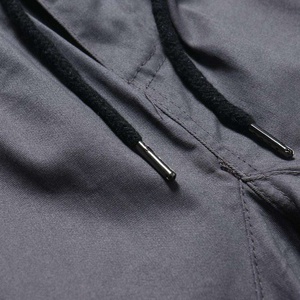 กางเกงขาสั้นวินเทจสไตล์สตรีทแวร์ผู้ชาย ผ้าฝ้ายฟลีซเนื้อนุ่ม สีซีดแบบซันเฟด ความยาวเหนือเข่า เอวแบบรูดเชือก ผู้ผลิต OEM รุ่น AI-SH-19 - Product Image 4