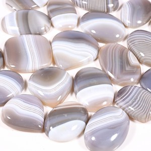 Ágata de Botsuana con un hermoso diseño de patrón blanco, piedras sueltas de forma y tamaño variados, piedra natural. - Product Image 3