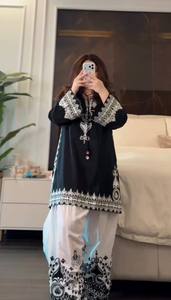 Nouvelle collection de créateurs en soie crêpe naturelle : ensemble salwar Top-Farshi avec dupatta, entièrement cousu et prêt à porter - Product Image 2