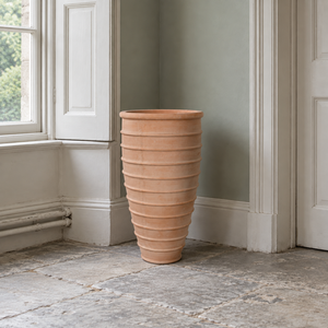 Urna de hormigón imponente con bandas horizontales de ladrillo, estilo toscano, para entrada de villa, exhibidor de cítricos, con borde grueso, fabricado en Vietnam. - Product Image 4