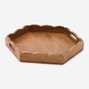 Plateau de service moderne en bois d'acacia marron de forme irrégulière avec logo personnalisé pour planches à fromage, buffets, fêtes, service hôtelier et cuisine - Product Image 4