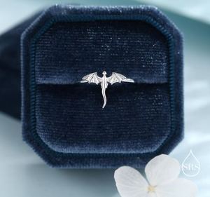 Bague Dragon Volant Miniature en Argent Sterling, Taille Ajustable, Bague Dragon en Argent Sterling - Product Image 2