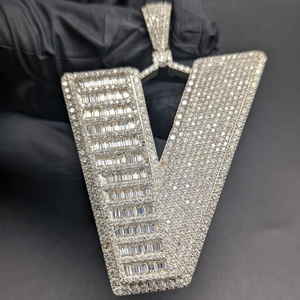 Colgante Iced Out personalizado con letra, de plata de ley 925, con diamante de moissanita, engaste hecho a mano, joyería de lujo estilo hip hop bling. - Product Image 6