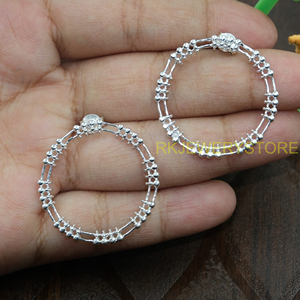 Boucles d'oreilles rondes en argent 925, minimalistes, légères, bijoux fantaisie faits à la main, élégantes, cadeau pour femme - Product Image 4