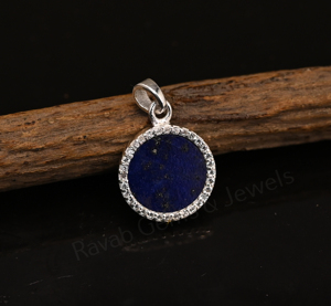 Pendentif unisexe chrétien en argent 925 plaqué rhodium avec pierre précieuse naturelle Lapis Lazuli de 10 mm, serti clos et orné de zircons cubiques - Product Image 1